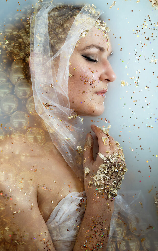 Badewannenshooting mit Blattgold